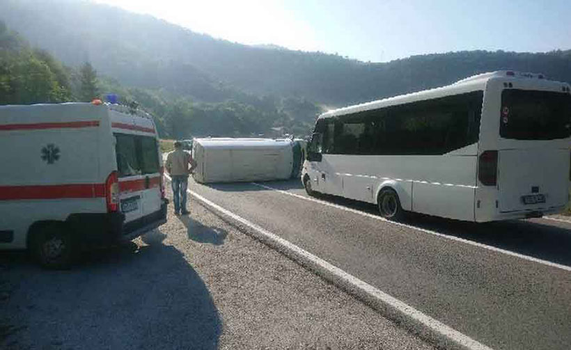 nesreca kombi bus