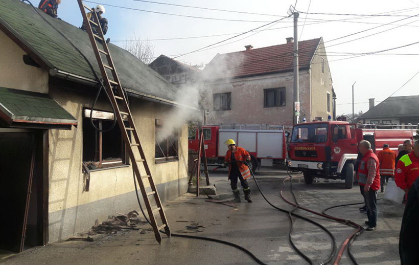 pozar travnik vatr