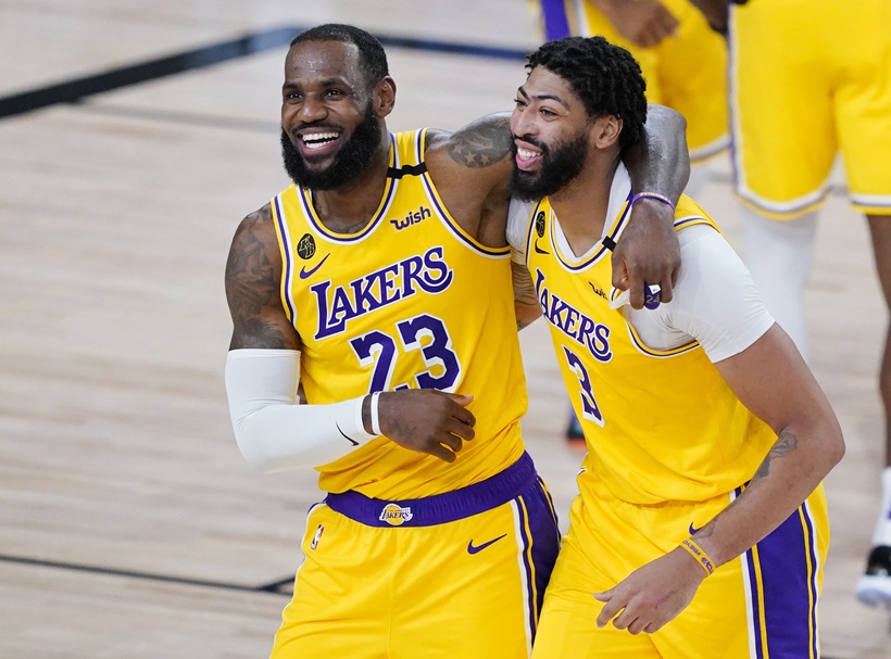 ldn l lakers lebrondavis1 1