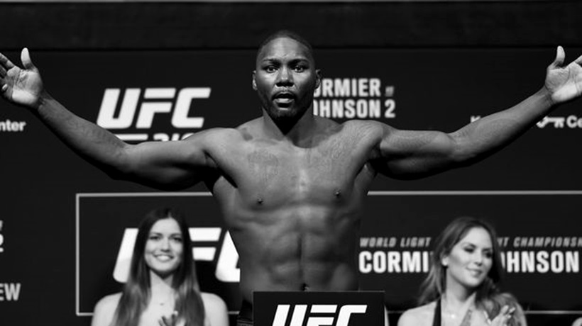 0_UFC-210-Weigh-in.jpg