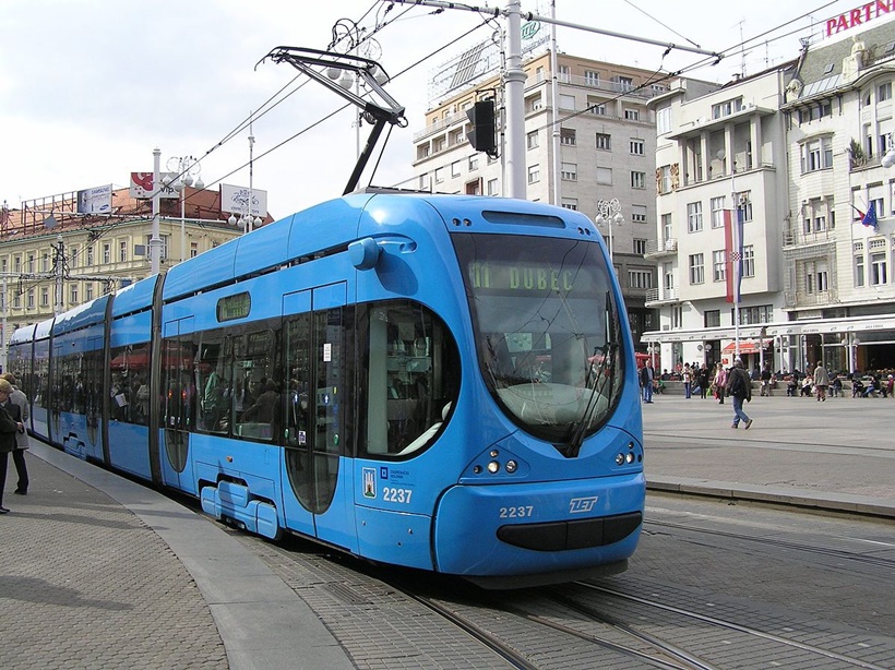 120-Zagreb_tram_21.jpg