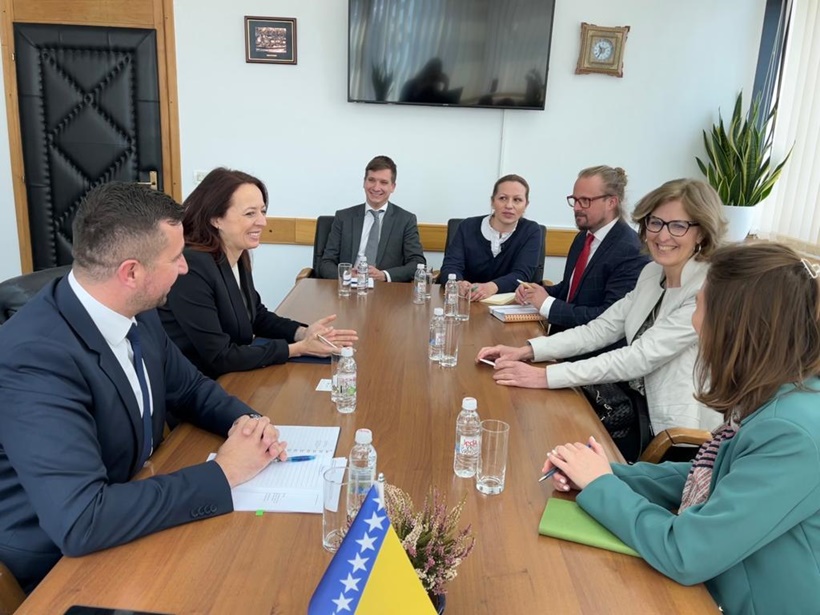 Amb.Austrije26.4.23.-foto.jpg