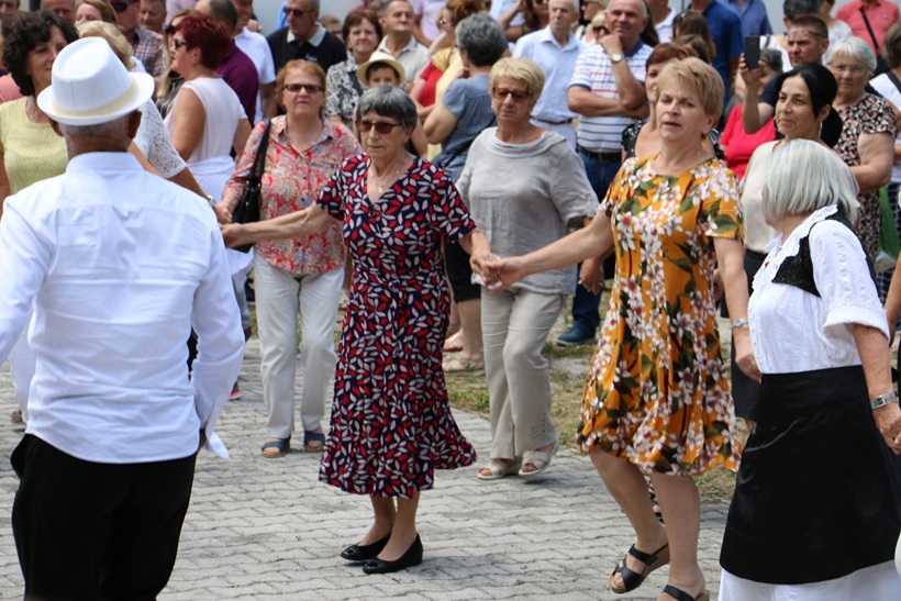 bd66c287-876b-4816-ba01-56477d556f10.jpg
