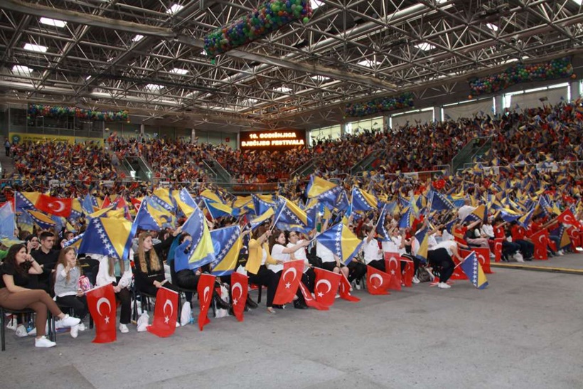 l_18b06de07acf671f9fbf5eada21b2f3f.jpg