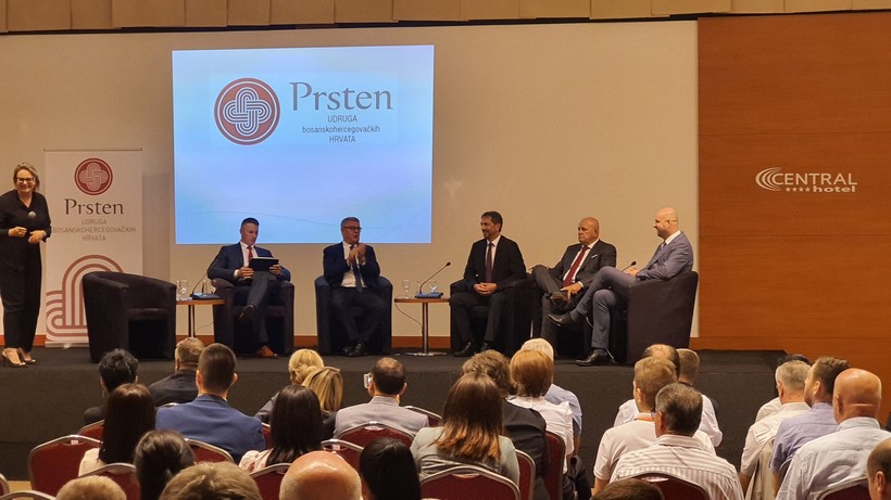 prsten vitez konf panel