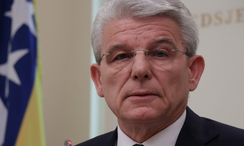 sefik_dzaferovic_0220_05.jpg