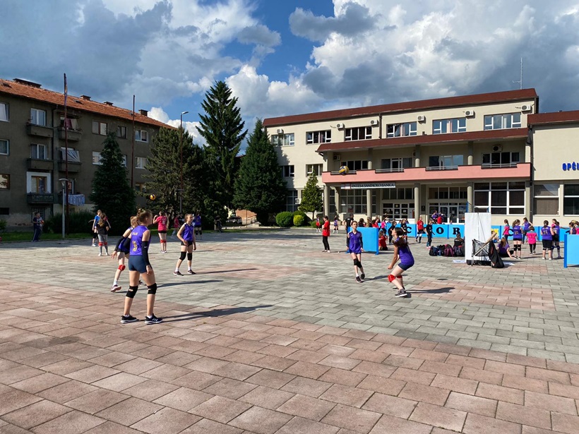 fe3c6186-77b6-42f7-b742-dcae8723ed9c.jpg