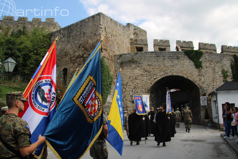 jajce zastave logo