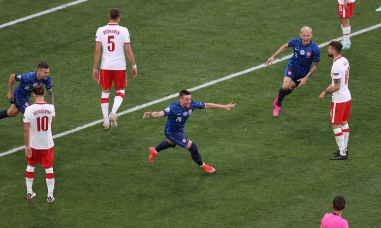 poland_v_slovakia_-_uefa_euro_2020_group_e.jpeg