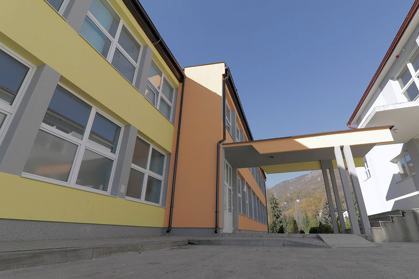 skola-prozor-sr.jpg