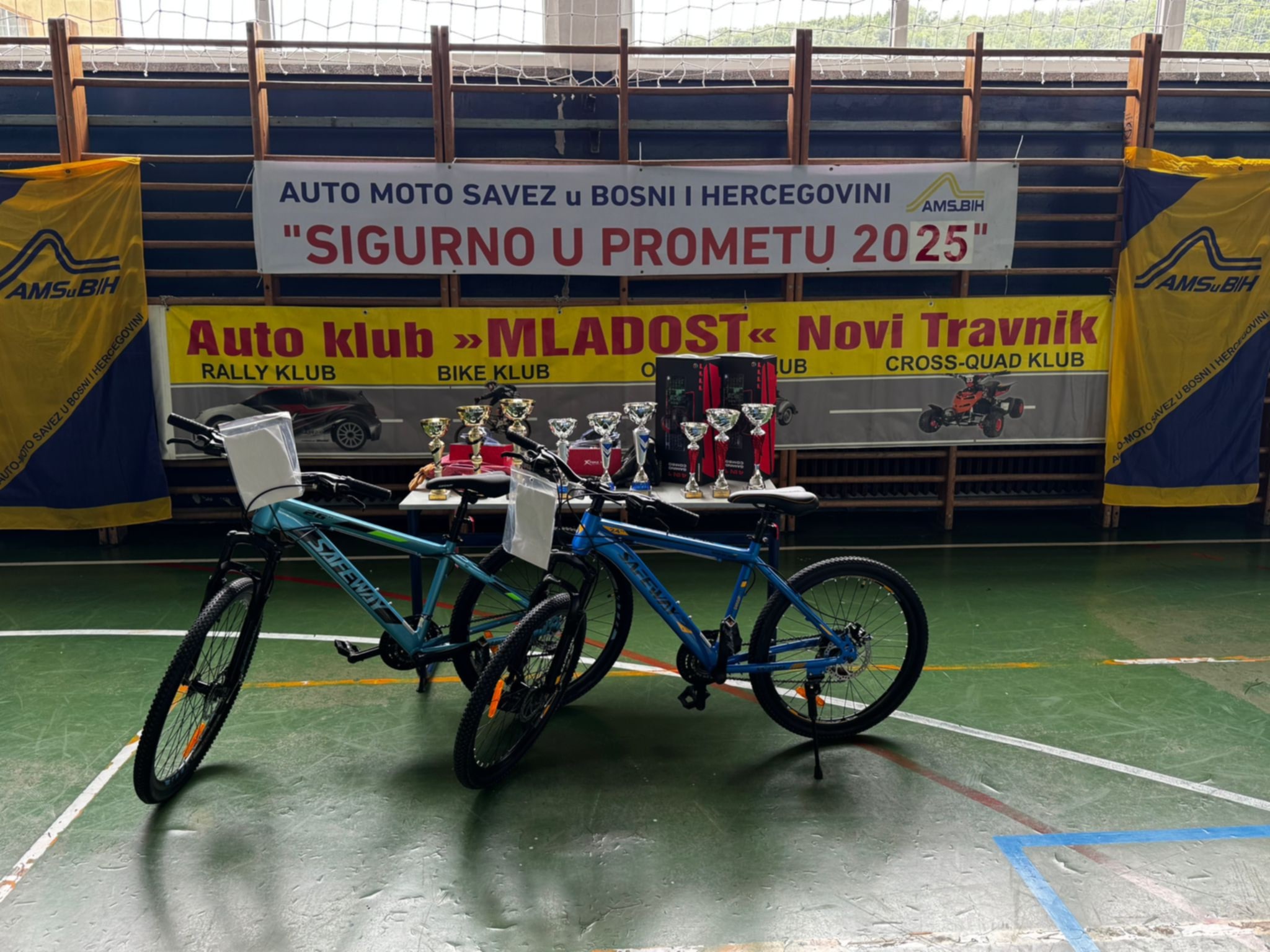 3c37b6ed-0701-49e5-96cc-33c9f268d5ed.jpg