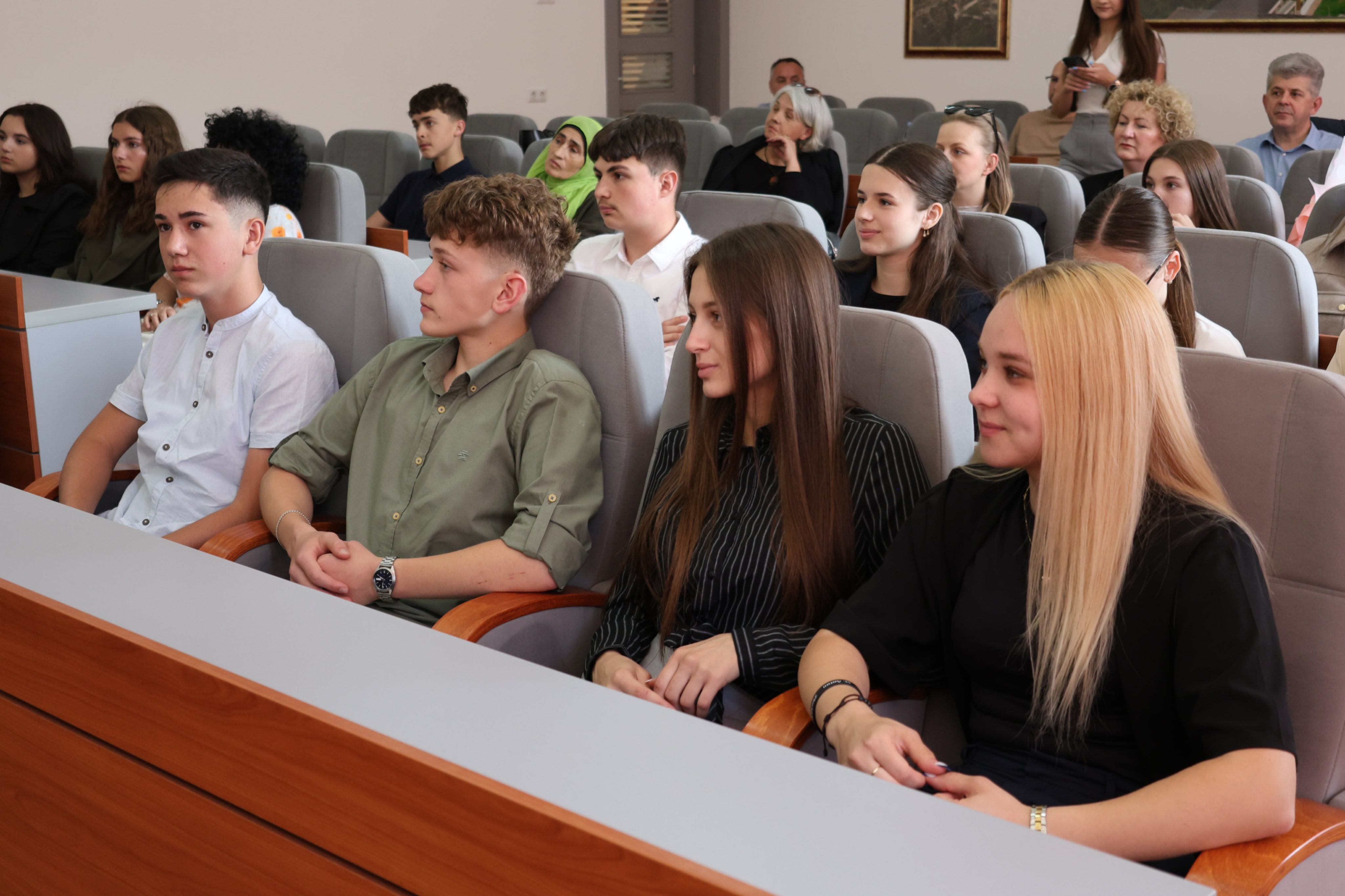4465fdda-fb22-4e22-9a44-2f3521e5d8df.jpg