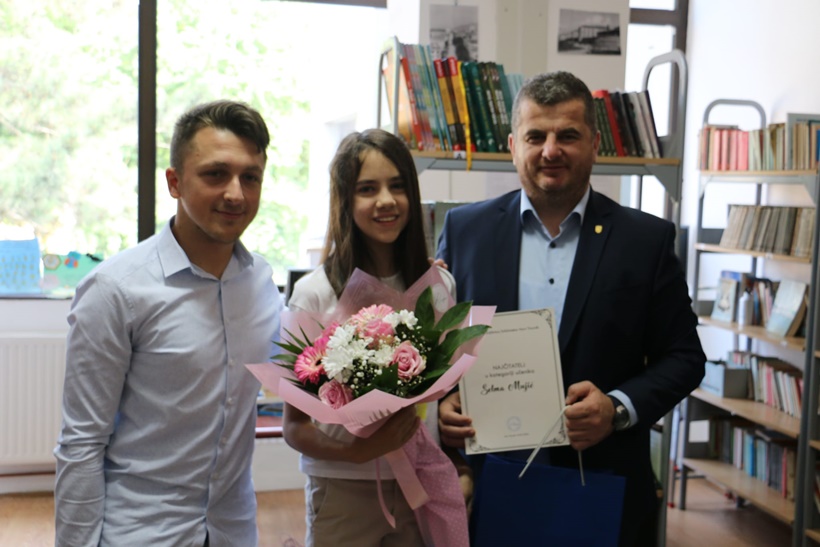 49cbae0d-1ffb-4d01-9638-a1671832fbe0.jpg
