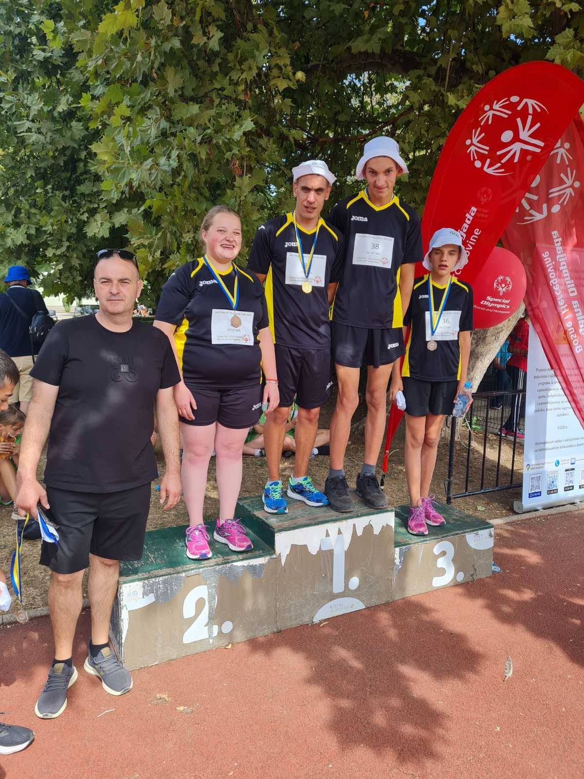 794296061_1509573951212012_8538189060015892620_n.jpg