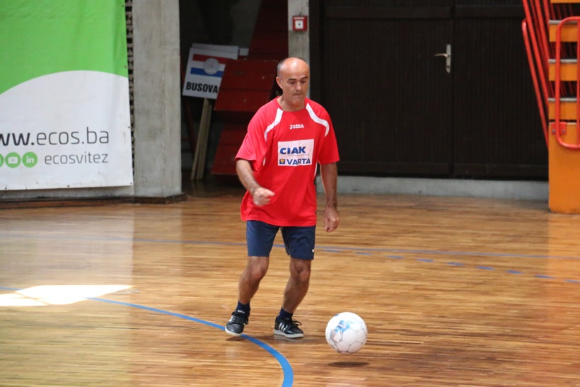 8335bd3e-c392-40ee-b9d4-895918e5892c.jpg