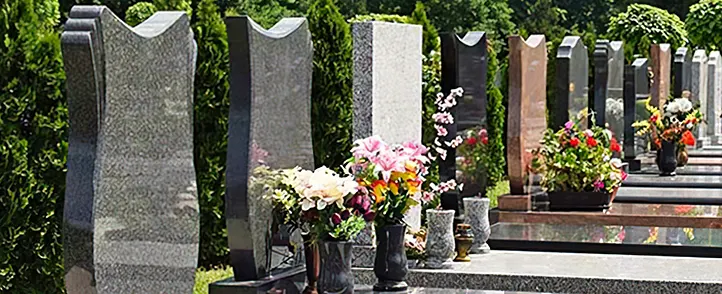 Kako-izgledaju-nadgrobni-spomenici.webp