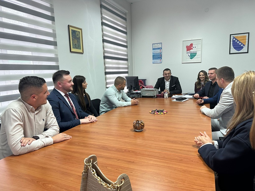 Mladez_HDZ_BiH_ZSB_-_posjeta_Saboru_ZSB2.jpeg
