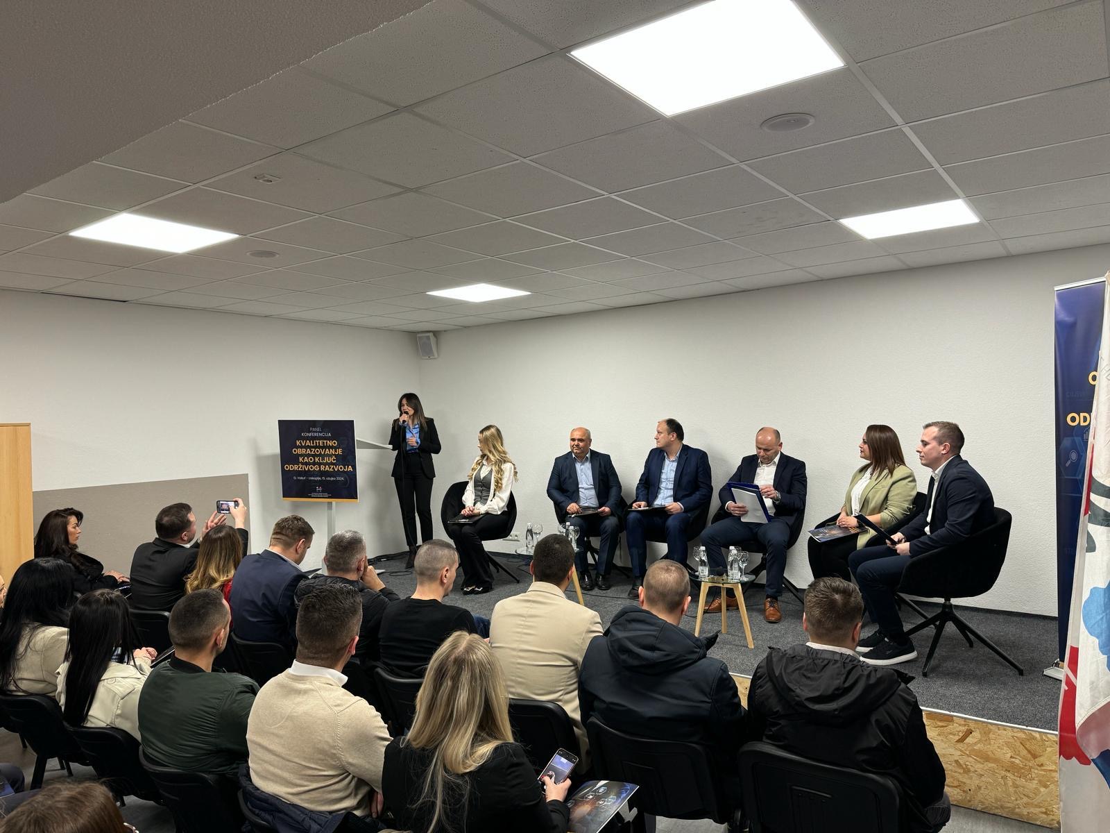 PanelkonferencijaOMlaeHDZBiHS5.JPG