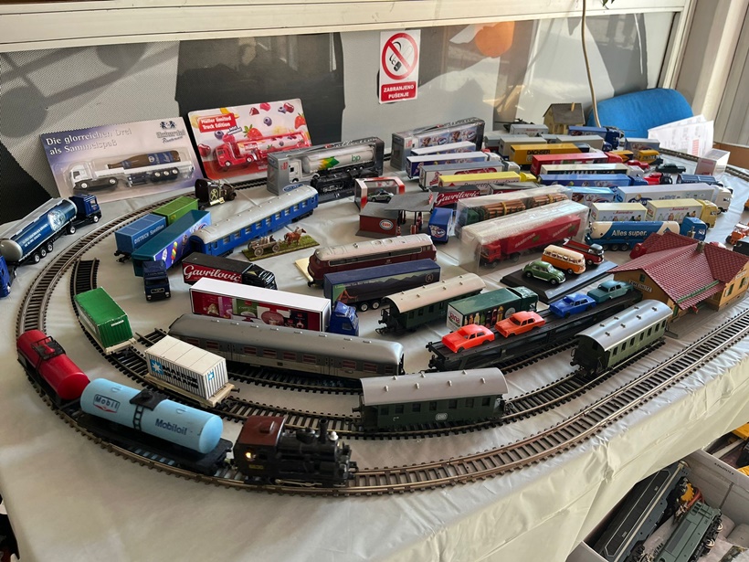 a0f921f6-c0ba-4304-be9b-dc7df9b044c0.jpg