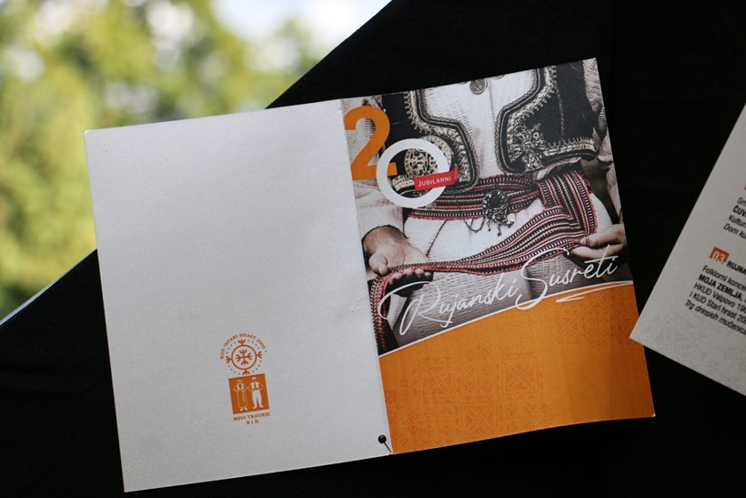 b0571574-7392-43eb-89fa-79001357bcad.jpg