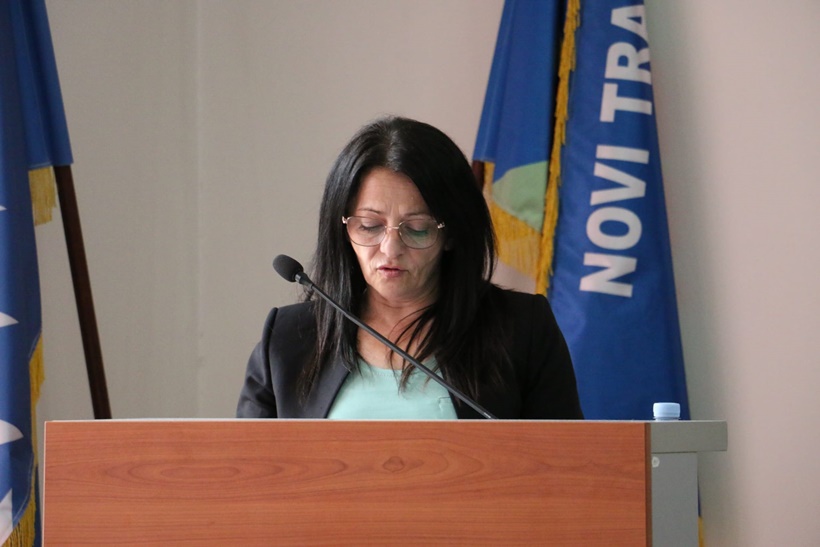 b0ff2df2-98ea-4170-8b2a-70e3c5b583f3.jpg