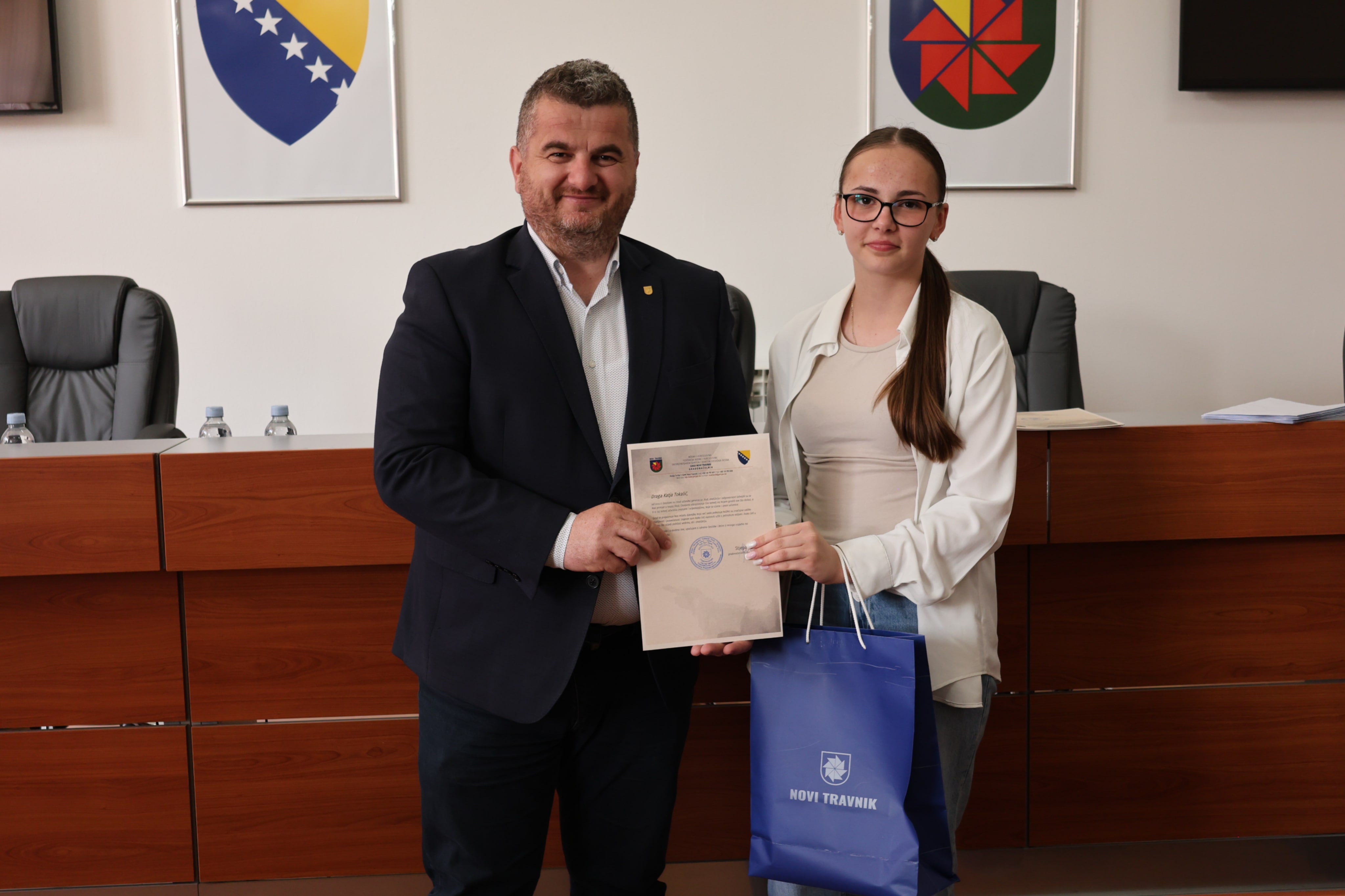 b2ea5ec7-29de-4cbf-bafc-97c5ecb8735a.jpg