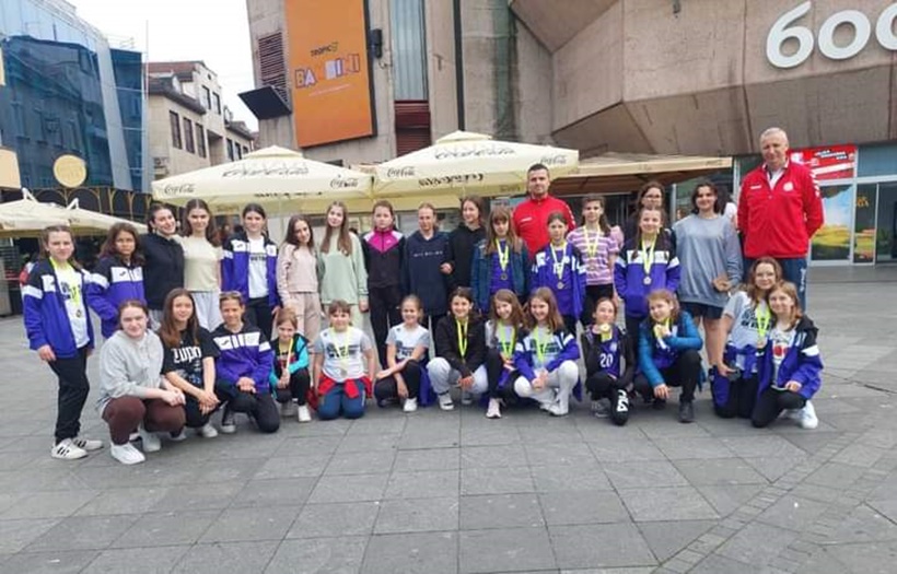 dcd5c97e-f427-4f1e-ab76-4de41b3751e5.jpg