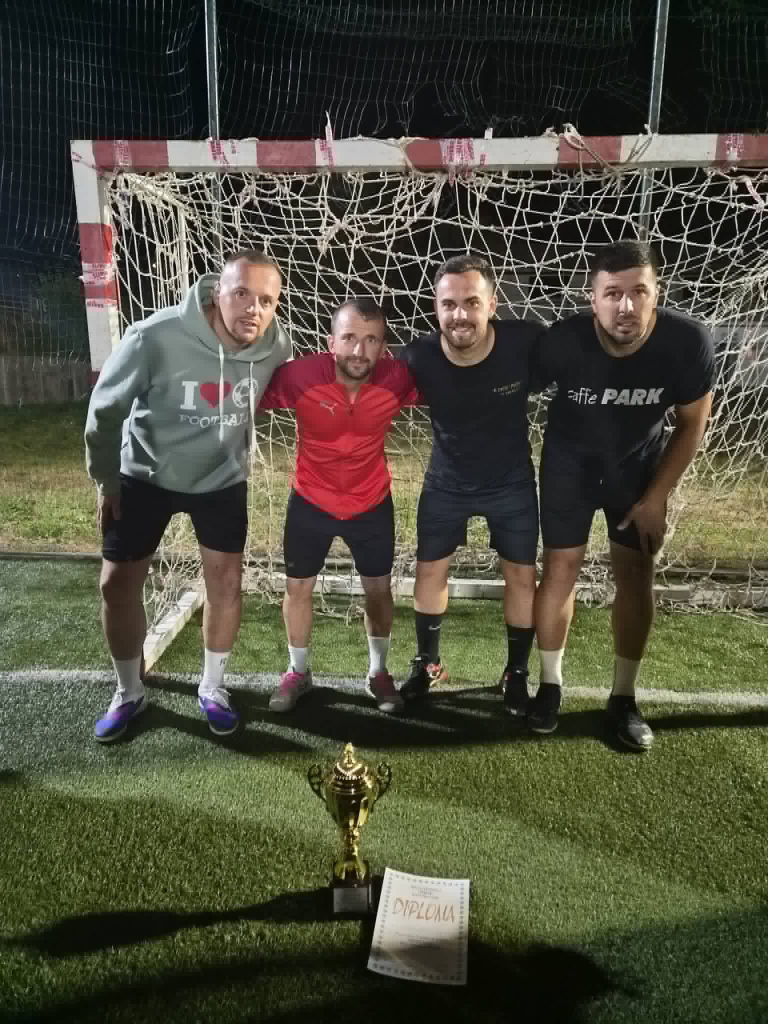 e21cba01-ffa1-4ba3-a144-530b8860d21a.jpg