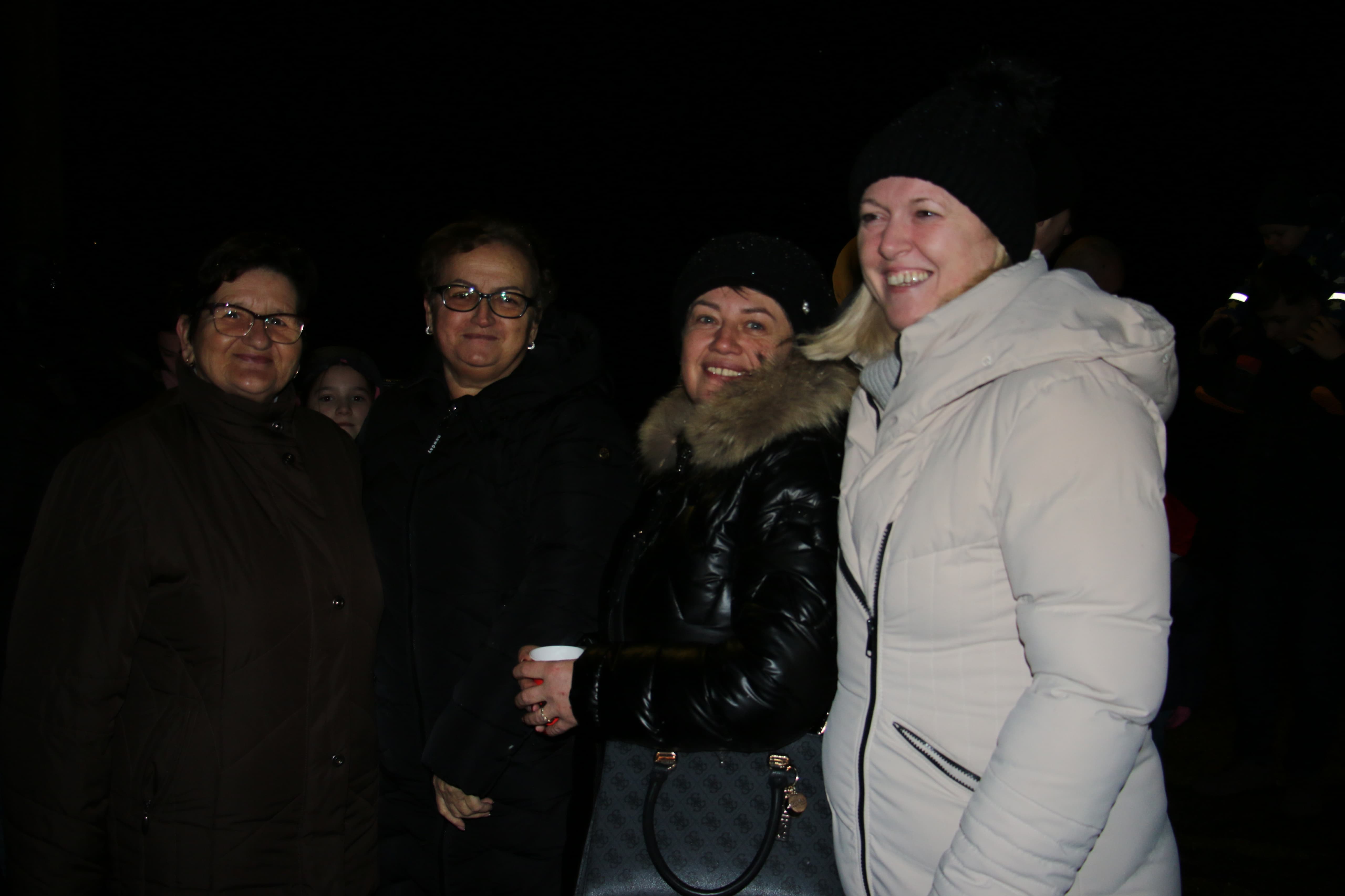 ecf93445-c0e2-4b75-9b6f-d0f9324306ca.jpg