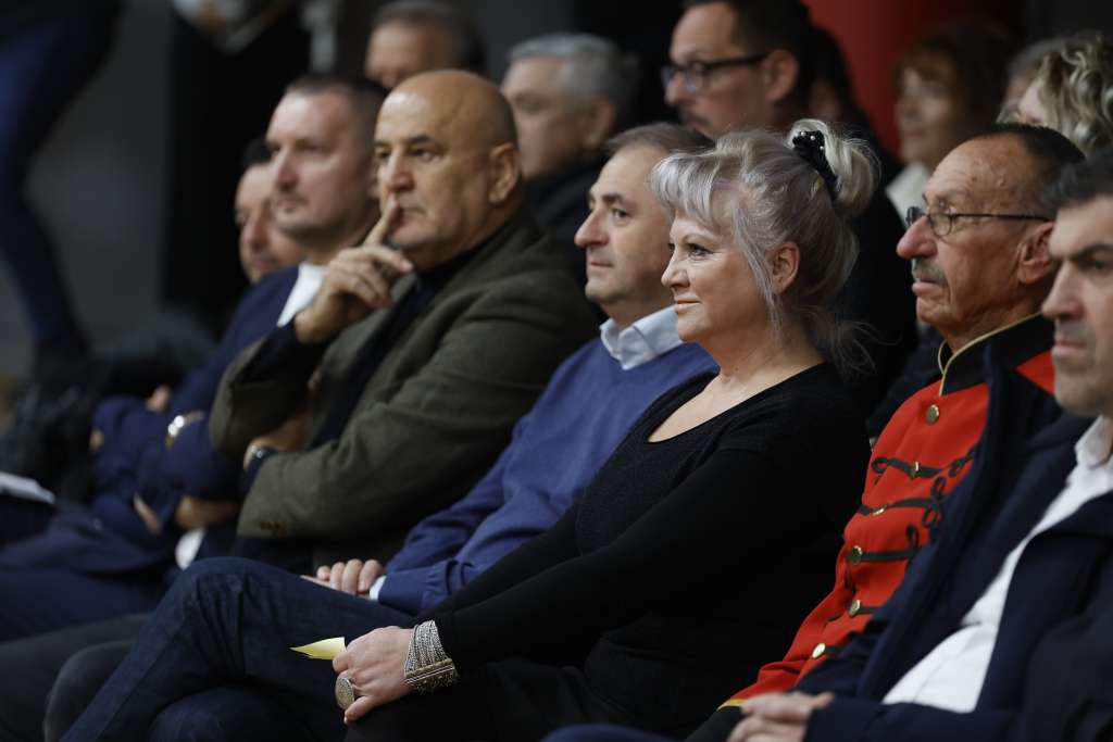 l_d45c1a54868e953ea486a8379f0163fe.jpg