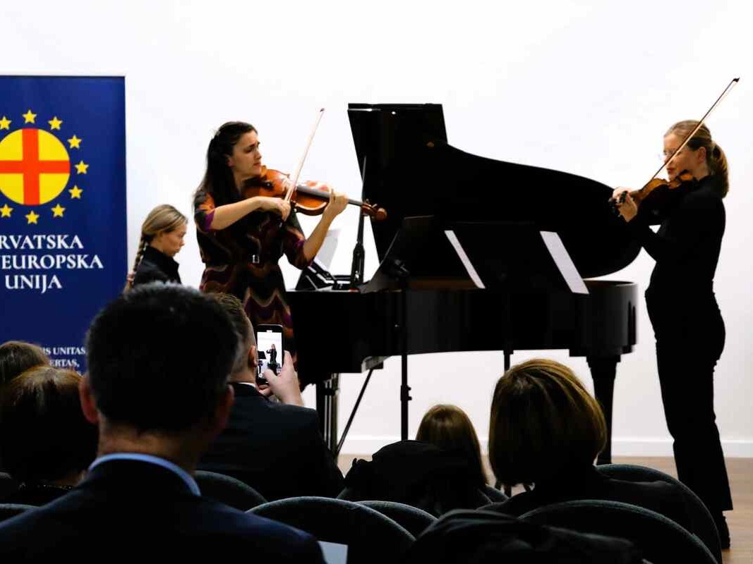 thumbnail_Paneuropska_konferencija_u_Osijeku_i_Vinkovcima7.jpg