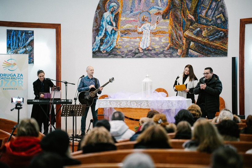 thumbnail_Sretan_ti_Bozic_narode_moj_-_koncert_-_Bare-68.jpg