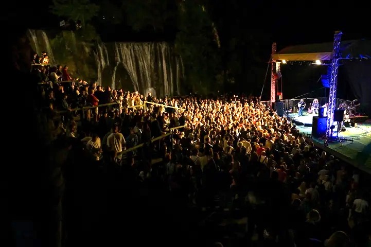thumbnail_publikana_prošlogodišnjem_festivalu.jpg
